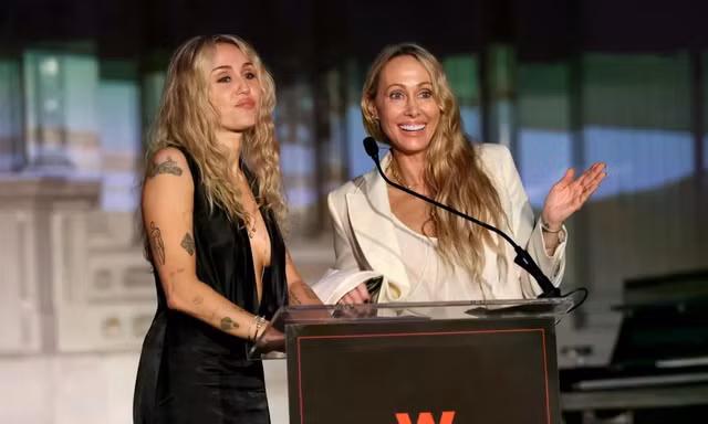 Miley Cyrus quyên góp hơn 25 tỷ đồng hỗ trợ nhà ở cho những phụ nữ vô gia cư