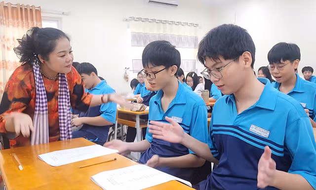 TP.HCM: Đờn ca tài tử được trường THPT đưa vào chương trình học chính khóa
