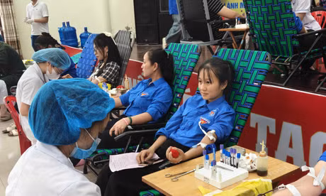 Sôi nổi ngày hội hiến máu Chủ Nhật Đỏ tại Ninh Bình