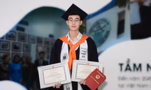 Thủ khoa trường ĐH Y tế công cộng chọn ngành từ mong muốn chữa đau cho mẹ 