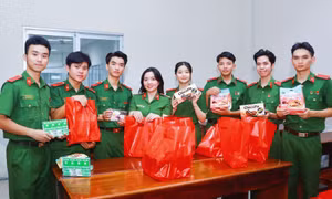 Tuổi trẻ trường Cảnh sát nối dài yêu thương qua dự án “Quỹ tóc cho em”