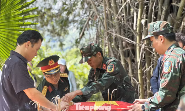 Chuyện bên lề về hàng chục mộ liệt sĩ mới được phát hiện tại khu đồi Đá Vôi ở Lào Cai