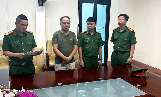 Bắt nguyên công chức thuế Lào Cai liên quan sai phạm tại cửa khẩu Kim Thành