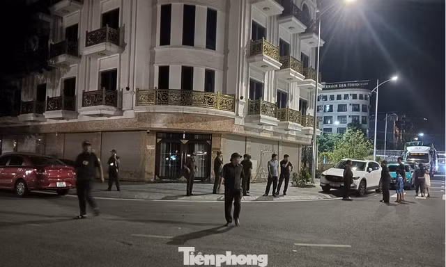 NÓNG: Công an, kiểm sát viên xuất hiện tại nhà Hải Sapa TV