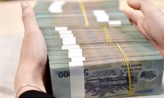 Lãi suất huy động bất ngờ giảm 