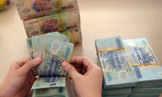 Lãi suất huy động tăng cao, vì sao ngân hàng vẫn 'khát' vốn?