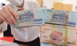 Ngoài cho vay, ngân hàng kiếm tiền từ đâu?