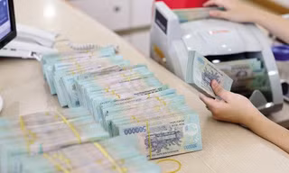 Tiền gửi ngân hàng tăng kỷ lục, nguồn vốn khổng lồ đang chảy về đâu?