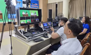 Thanh niên Đà Nẵng lần đầu xem livestream thông tin đối ngoại 