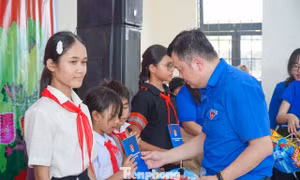 Trung thu sớm tiếp động lực cho thiếu nhi vùng khó Đà Nẵng