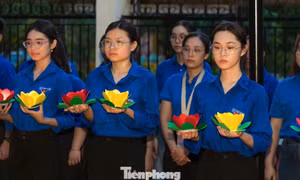 Tuổi trẻ Đà Nẵng, Gia Lai, Quảng Ngãi thắp nến tri ân tại các địa chỉ đỏ