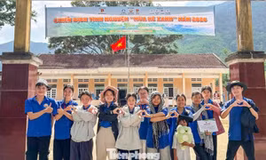 'Áo xanh' lên đường đến những vùng khó Gia Lai