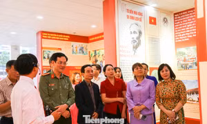 Ngày hội của toàn dân qua trưng bày tài liệu bầu cử ở Gia Lai