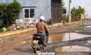 Ổ gà, ổ voi chi chít đường vào khu tái định cư ở Đà Nẵng