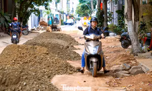 Người dân bức xúc vì tuyến đường nhếch nhác giữa trung tâm Đà Nẵng