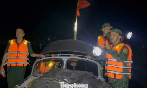 Chìm thuyền gần cửa biển ở Huế, người đàn ông rơi xuống nước tử vong, vợ được cứu sống