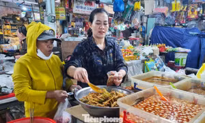 Đà Nẵng bác bỏ thông tin nghỉ làm, đóng cửa chợ tránh bão 