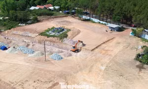 Mười năm lận đận của dự án bãi đỗ xe từng san nhầm mộ vợ vua ở Huế