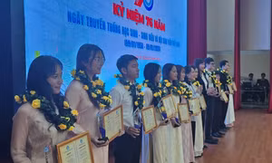 Huế tuyên dương nhiều ‘Sinh viên 5 tốt’, ‘Sao tháng Giêng’ các cấp