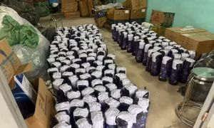 Huế triệt phá ổ buôn ‘khí cười’, thu giữ hơn 1 tấn N2O