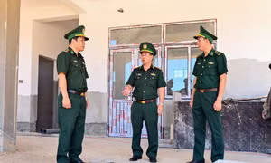 Bộ đội Biên phòng ra quân hỗ trợ xây trường nội trú vùng biên