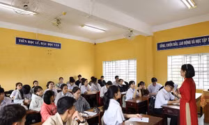 Huế đề xuất hoàn trả tiền dư cho phụ huynh, siết chặt các khoản thu trường công
