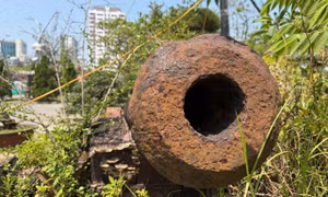 Cận cảnh dỡ bỏ công trình bảo tàng trên nền móng Di tích quốc gia Thành Điện Hải