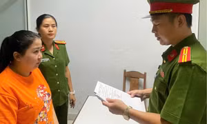 Dựng chuyện buôn hàng thanh lý, lừa đảo chiếm đoạt hơn 15 tỷ đồng