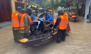 Quân khu 5 họp khẩn trong đêm, triển khai ứng cứu người dân giữa mưa lũ