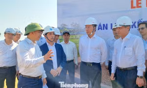 Chủ tịch Đà Nẵng: 'Tinh thần phi nước đại, về đích sớm'