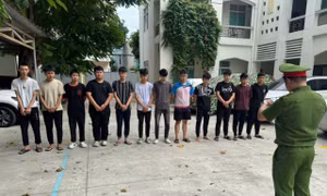 Bắt 12 đối tượng mang hung khí gây rối ở Đà Nẵng