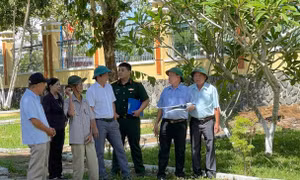 Xác minh thông tin nghi mộ liệt sĩ trong khuôn viên sân Đảng ủy xã ở Đà Nẵng