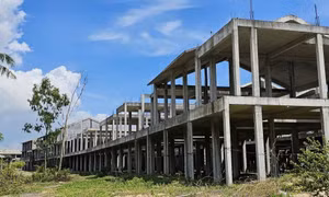 Dự án Home Land Paradise Village trên địa bàn phường Điện Bàn Đông của Dana Home Land rơi vào cảnh hoang tàn trong nhiều năm