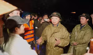 Phó Thủ tướng Trần Hồng Hà: Tập trung mọi nguồn lực hỗ trợ người dân vùng mưa lũ lịch sử