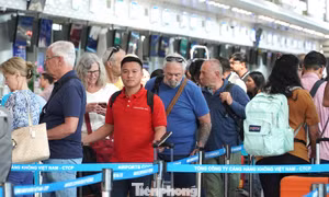 Sân bay Đà Nẵng đông nghịt