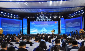Quang cảnh khởi công dự án Nhà máy sản xuất ray và thép đặc biệt Hòa Phát Dung Quất.
