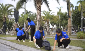 Tuổi trẻ chung tay xóa ‘điểm đen’ môi trường