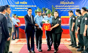 Xúc động lễ hồi hương hài cốt liệt sĩ từ Campuchia về đất mẹ