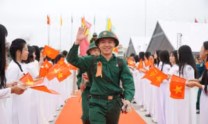 Gần 4.000 thanh niên Quảng Ngãi hăng hái lên đường nhập ngũ
