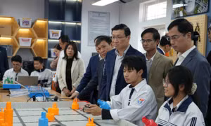 Trường THPT Huỳnh Thúc Kháng: Hơn một thế kỷ gieo mầm hiền tài