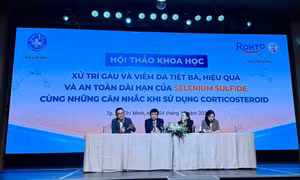 Chuyên gia đề xuất giải pháp điều trị gàu và viêm da tiết bã an toàn, bền vững