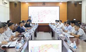 Tỉnh Cà Mau làm việc với EVNNPT về triển khai các dự án truyền tải điện