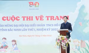 Thiếu nhi Bắc Ninh vẽ tranh chào mừng Đại hội Đoàn 