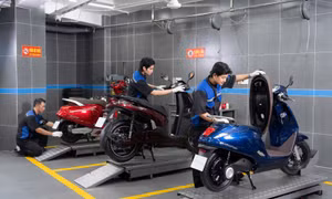 Chủ xe máy điện VinFast bất ngờ nhận quà chăm xe miễn phí trị giá tới 600.000 đồng