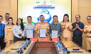 Cục CSGT, Hiệp hội Bảo hiểm Việt Nam và Báo Dân trí tổ chức thi tìm hiểu Luật Giao thông