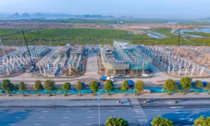Cận cảnh công trường gần 9.000 công nhân ngày đêm dựng xây diện mạo Vinhomes Global Gate Hạ Long