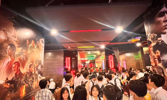 Suất chiếu cuối cùng của 'Mưa đỏ' 