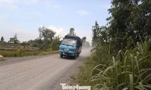 Đường đá 20km ở Tây Ninh: Nắng bụi mù, mưa lầy lội