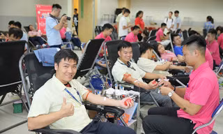 Tiếp tục chương trình hiến máu tình nguyện năm 2019: Tuổi trẻ rực rỡ cùng “Chung dòng máu việt”