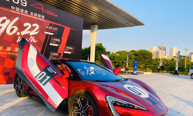 Xe điện Yangwang có tốc độ 496,22 km/h. Ảnh: Tư Hiền.